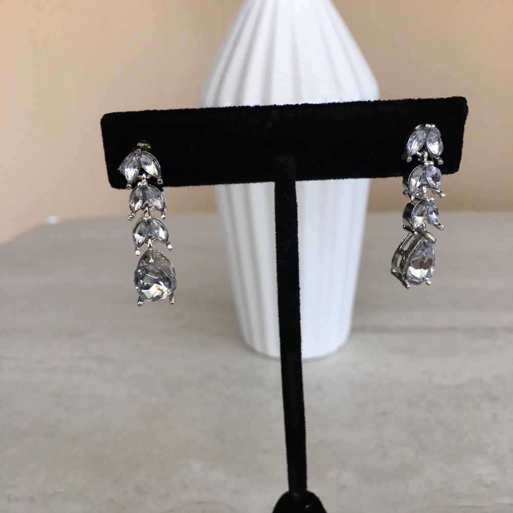 Earring - Picture 2 of 5